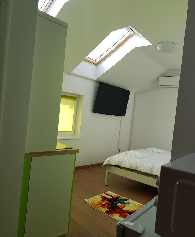 Apartament 9 Budiu เตอร์กู-มูเรช ภายนอก รูปภาพ
